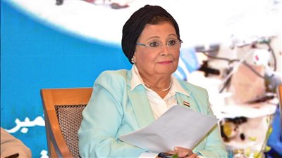 أمها رمتها أمام المستشفى.. نائب وزير الصحة تكشف واقعة مأساوية لصغيرة فقدت رحمها وطفلها بسبب الزواج المبكر