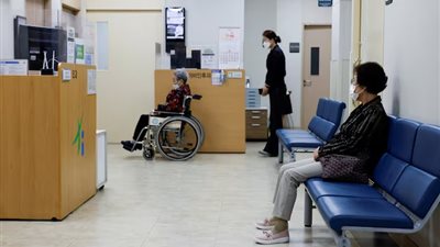كوريا الجنوبية تنشر أطباء عسكريين في غرف الطوارئ بالمستشفيات