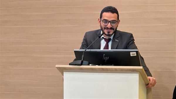  الدكتور مصطفي أيمن