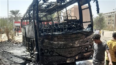 السيطرة على حريق في أتوبيس سياحي دون إصابات أو خسائر في الأرواح بأسوان │صور