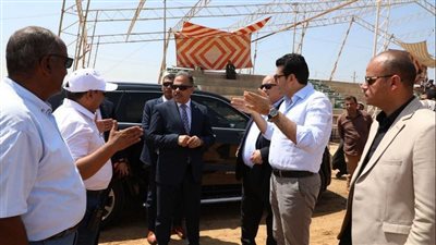محافظ الشرقية يتفقد أرض الفروسية استعدادًا لـ مهرجان الخيول العربية | صور
