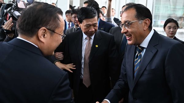 رئيس الوزراء خلال