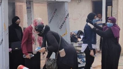 أولياء أمور بـ”كفر الشيخ” يتهمون إدارة أمن لجنة الفيزياء بإجبار بناتهن على خلع الحجاب والملابس الداخلية أمام رجال قبل الامتحان