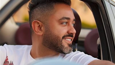 حاتم فهمي ينشر كواليس تسجيل ألبومه الجديد (فيديو)