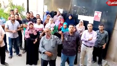 عمال مصنع في المنوفية يستغيثون بالحكومة بسبب إجبارهم بالتوقيع على “استمارة 6” (فيديو)