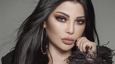 هيفاء وهبي تبرز لفته إنسانية لطفلة مصرية تبرعت بمصروفها لضحايا بيروت (صور)