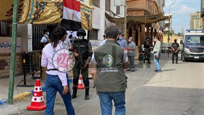 مراقبون دوليون يتفقدون لجان الإسماعيلية للتأكد من توافر المسلتزمات الطبية (صور)