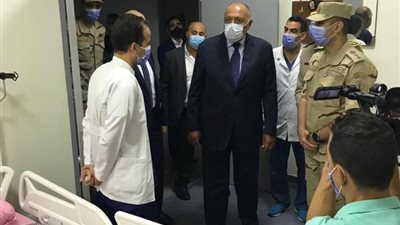 وزير الخارجية يتفقد المستشفى الميداني المصري في بيروت