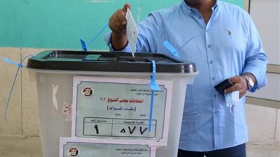 رجل الأعمال عمر المغاوري يدلي بصوته بانتخابات مجلس الشيوخ بالشيخ زايد