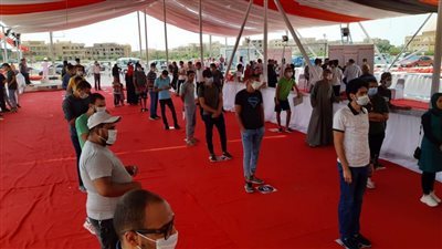 “طوابير” وتباعد اجتماعي في مشاركة المواطنين بانتخابات الشيوخ بالتجمع (صور)