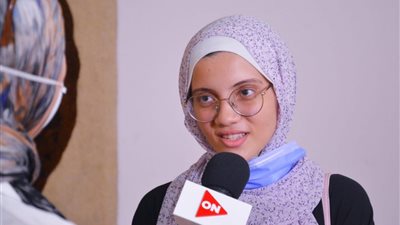 جامعة مصر للعلوم والتكنولوجيا تمنح الطالبة نور منحة مجانية بكلية الطب (صور)