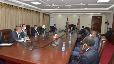 عباس كامل يلتقي رئيس جنوب السودان وعددًا من المسؤولين في الدولة