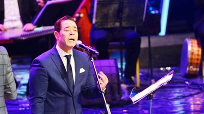 اليوم.. مدحت صالح يحيي حفلًا غنائيًا على مسرح “النافورة” بدار الأوبرا