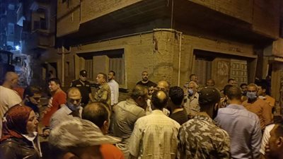إخلاء منزل من 5 طوابق بسبب انهيار جزئي لعقار مجاور فى سوهاج