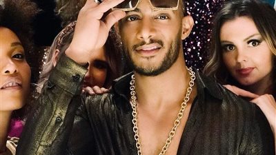 محمد رمضان يحتفل بتخطي “مافيا” 200 مليون مشاهدة (فيديو)