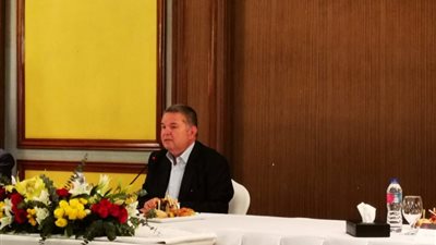 وزير قطاع الأعمال يوجه بإنهاء العمل بمعدات الغزل والنسيج القديمة واستبدالها بالحديثة