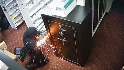 تفاصيل سرقة خزينة أحد الملاهي الليلية بالغردقة