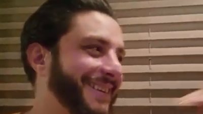 أحمد الفيشاوي يمازح نيللي كريم على أنغام “مليونير” (فيديو)