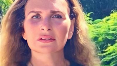 يسرا تنضم لحملة المصمم العالمي زهير مراد من أجل التبرع لمصابي انفجار مرفأ بيروت