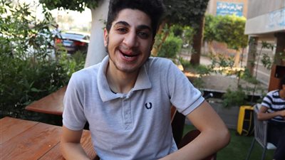 شاب يتهم مسئولين في “تربية رياضية” بالتنمر: “رفضوني علشان شكلي”.. وعميد الكلية يرد (صور)