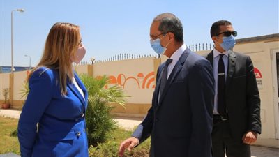 وزير الاتصالات يشهد اختبارات المتقدمين للبرنامج الرئاسي