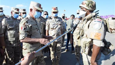 رئيس أركان حرب القوات المسلحة يشهد المرحلة الرئيسية لمشروع “إعصار 60” (صور)