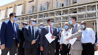 رئيس الهيئة العامة للاستثمار يوجه بدعم المرافق والبنية التحتية للمنطقة الحرة بقنا