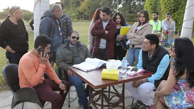 يومان يفصلان باسم سمرة على انتهاء تصوير “ساعة شيطان” (صور)