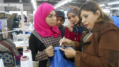 “التصديري للملابس”: سوق التجارة يعود لمستواه.. وهناك تعاقدات أجنبية كبرى مع المصانع المصرية