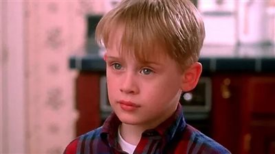بطل فيلم Home Alone يكمل عامه الأربعين: “أشعر بأزمة منتصف العمر”