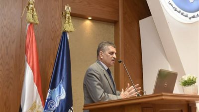 رئيس هيئة قناة السويس خلال مقابلات شباب البرنامج الرئاسي: لا تتنازل عن هدفك