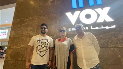 أحمد السبكي وأبطال “توأم روحي” يحتفلون بنجاح العمل مع جمهورهم بالإسكندرية (صور)