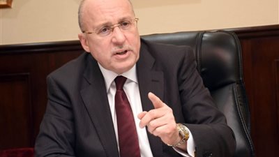 وزير الصحة الأسبق: لا يمكن إيقاف عجلة الإنتاج مرة أخرى بسبب كورونا