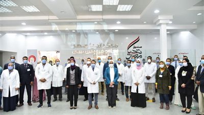 وزيرة الصحة تشيد بمستوى الخدمات الطبية المقدمة للمرضى بمركز صندوق تحيا مصر