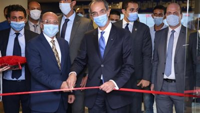 وزيرا العدل والاتصالات وتكنولوجيا المعلومات يفتتحان مكتب توثيق بـ”سيتي ستارز”