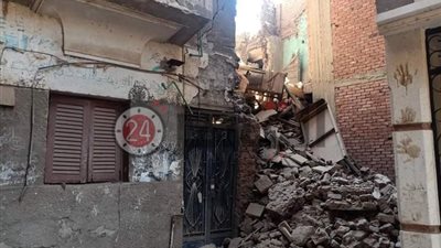 انهيار منزل بمنطقة المجاهدين بحي غرب بأسيوط (صور)