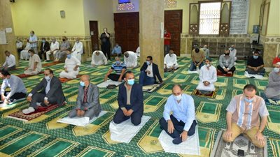 بث مباشر.. صلاة الجمعة الثانية بعد عودتها في ظل الإجراءات الوقائية من كورونا
