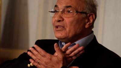 تأجيل أولى جلسات إعادة محاكمة أحمد شفيق بقضية “فساد الطيران”