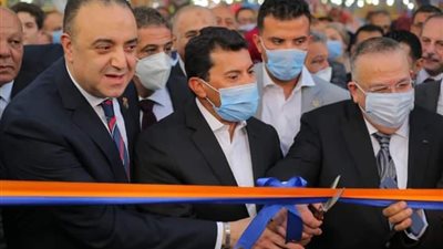 وزير الرياضة يوجه رسالة إلى رئيس نادي الشمس بعد إنجاز “مُجمع السباحة”