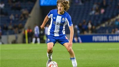 ساعات تفصل ولفرهامبتون عن التعاقد مع لاعب برتغالي جديد