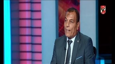 ناصر عباس يكشف سبب الأزمة بين حكم الساحة وحكام تقنية الفيديو VAR