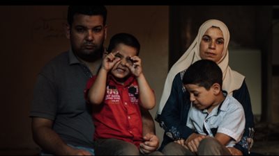 التواصل المقطوع.. لا أحد يصغي إلى الصم وضعاف السمع في المستشفيات ودوائر المعاملات (كروس ميديا)