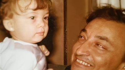 ابنة فؤاد خليل ترد عبر “القاهرة 24” على فتاة ادعت أن الفنان الراحل والدها (صور)