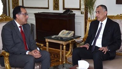 مدبولي يستعرض مع محافظ البنك المركزي تطورات أداء القطاع المصرفي خلال أزمة كورونا