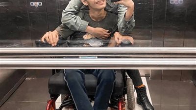 حلم شاب من ذوي الهمم يتبخر.. وموظفة تتنمر عليه: “عايز تدخل إعلام؟!” (صورة)