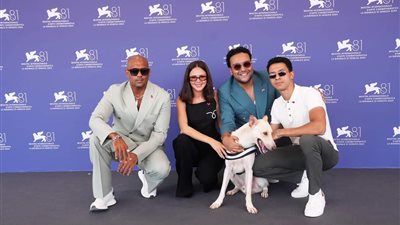 عصام عمر وصناع فيلم رحلة البحث عن منفذ لخروج السيد رامبو يحضرون العرض الأول للعمل بمهرجان فينيسيا السينمائي