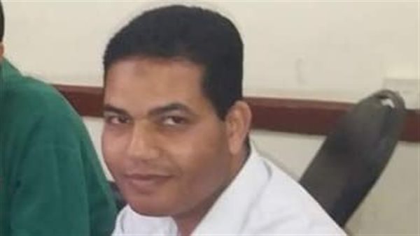 الدكتور احمد ابو