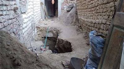 ننشر اعترافات المتهمين بالحفر والتنقيب عن الآثار داخل منزل سيدة بسوهاج: وعدتنا بجزء من الكنز