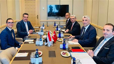 وزير الاستثمار ونظيره التركي يبحثان سبل تعزيز التجارة البينية والاستثمارات المشتركة بين البلدين