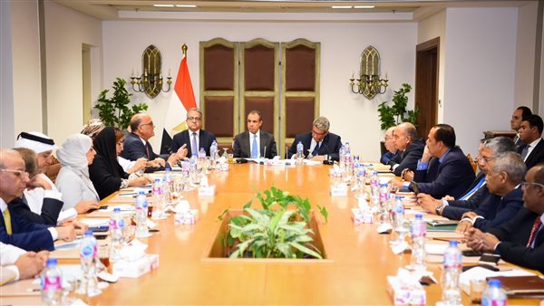 وزير الخارجية خلال